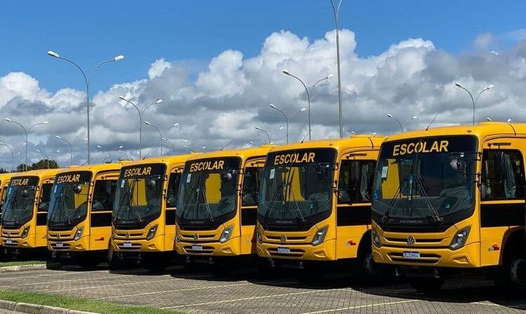 João Azevêdo entrega amanhã novos ônibus escolares a municípios