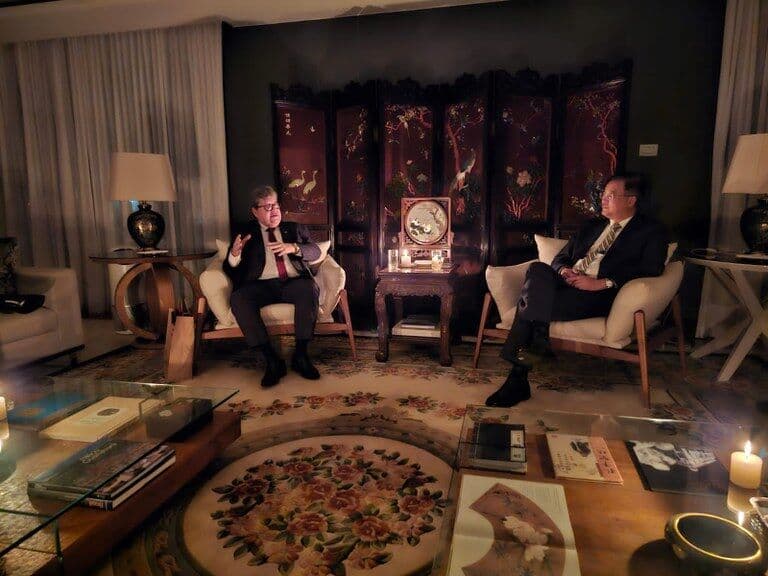Presidente do Consórcio Nordeste, governador João Azevêdo se reúne com embaixador da China