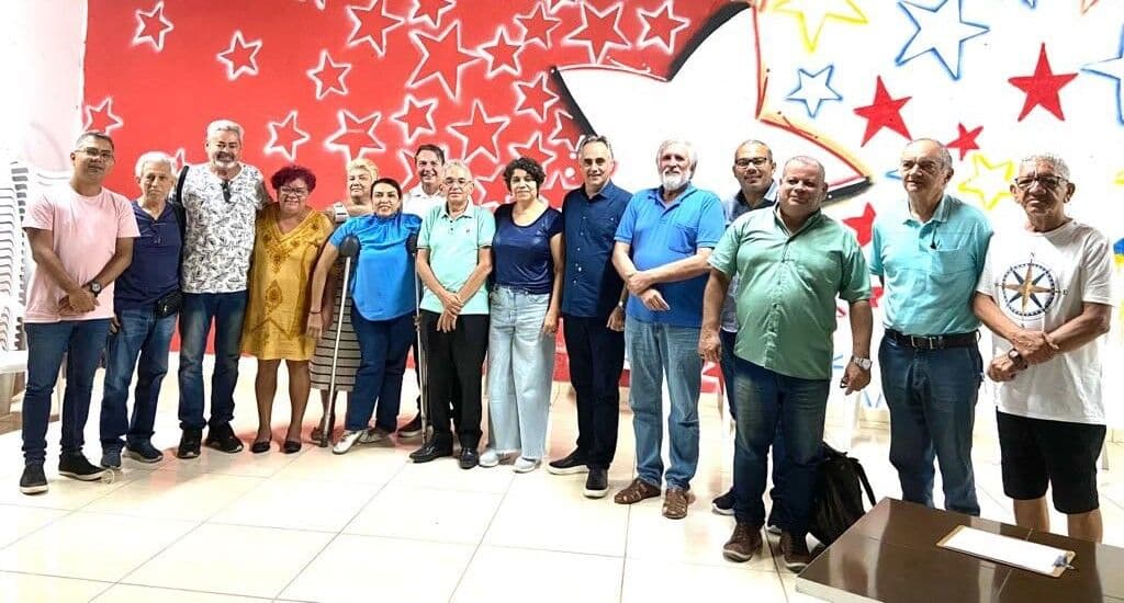 PT de João Pessoa emite nota, nega aproximação com Cícero Lucena e proíbe filiados de compor gestão