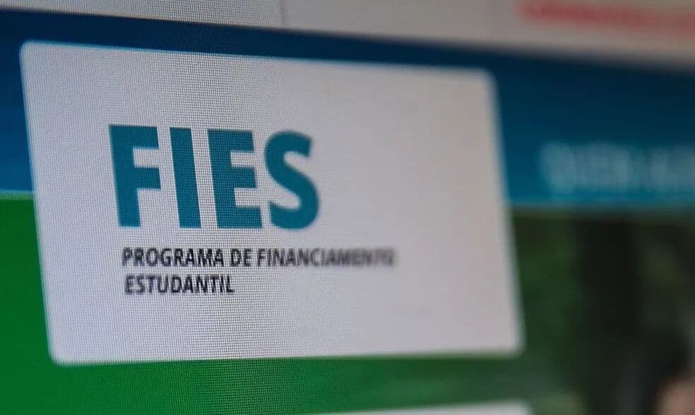 Termina nesta segunda-feira prazo para renovação do Fies