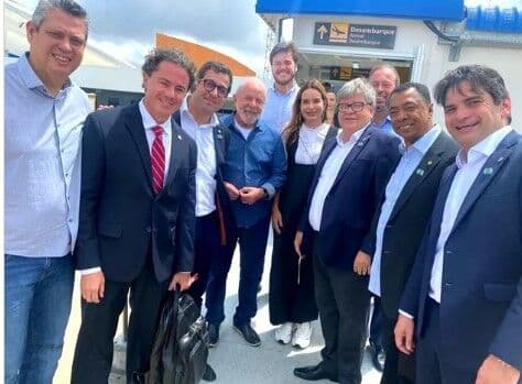 Governador João Azevêdo e prefeito de Campina Grande, Bruno Cunha, Lima recepcionam presidente Lula na Paraíba