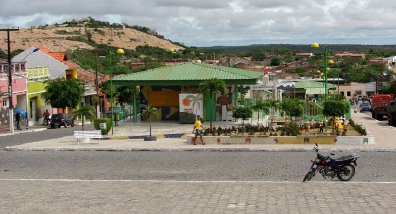 Novo decreto da Prefeitura de Pocinhos fecha bares, academias e proíbe festas devido ao avanço de casos de Covid-19