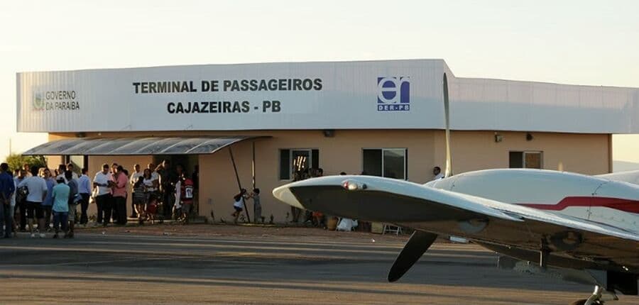 Com sistema de iluminação, Aeroporto de Cajazeiras passa a receber pousos e decolagens à noite