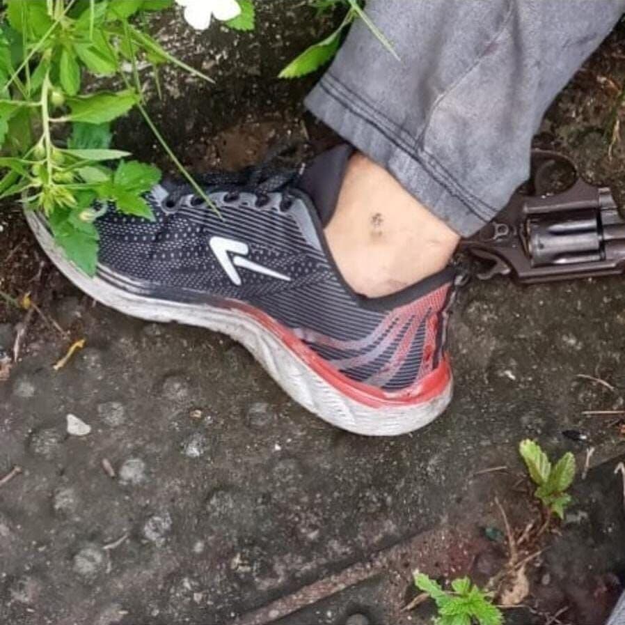 Populares encontram homem morto com revólver ao lado do corpo no centro de João Pessoa