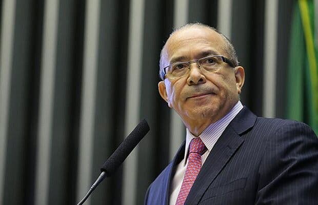 Após denúncias, ministro Eliseu Padilha passa por cirurgia