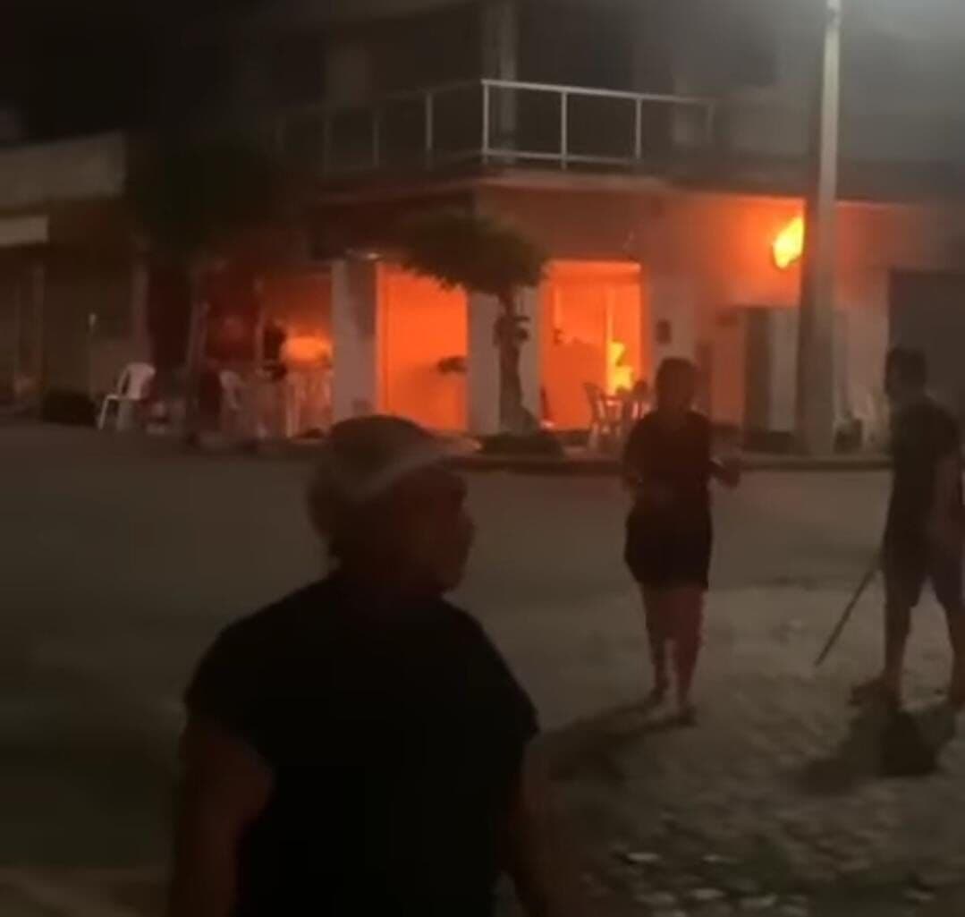 VÍDEO: incêndio em pizzaria assusta moradores de Guarabira