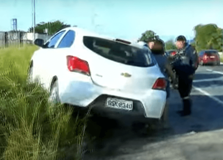 Jovem morre após capotar veículo durante a madrugada quando voltava de festa