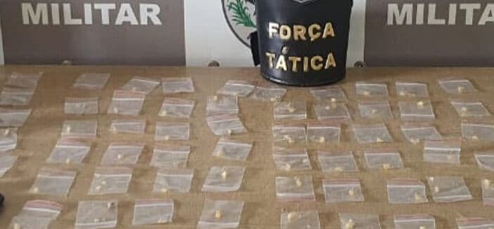 Polícia apreende diversas pedras de crack em Mandacaru
