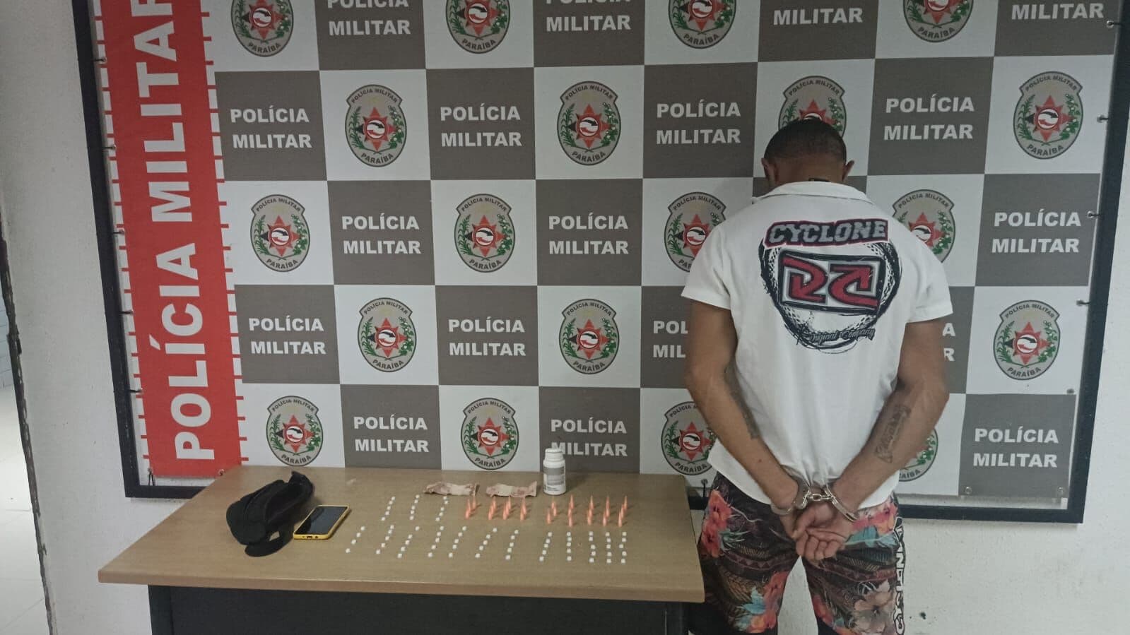 Foragido da justiça de Pernambuco é preso com drogas na Paraíba