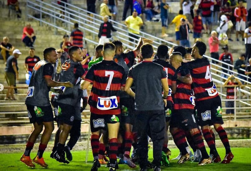 Campinense goleia O Globo do RN em partida no Amigão