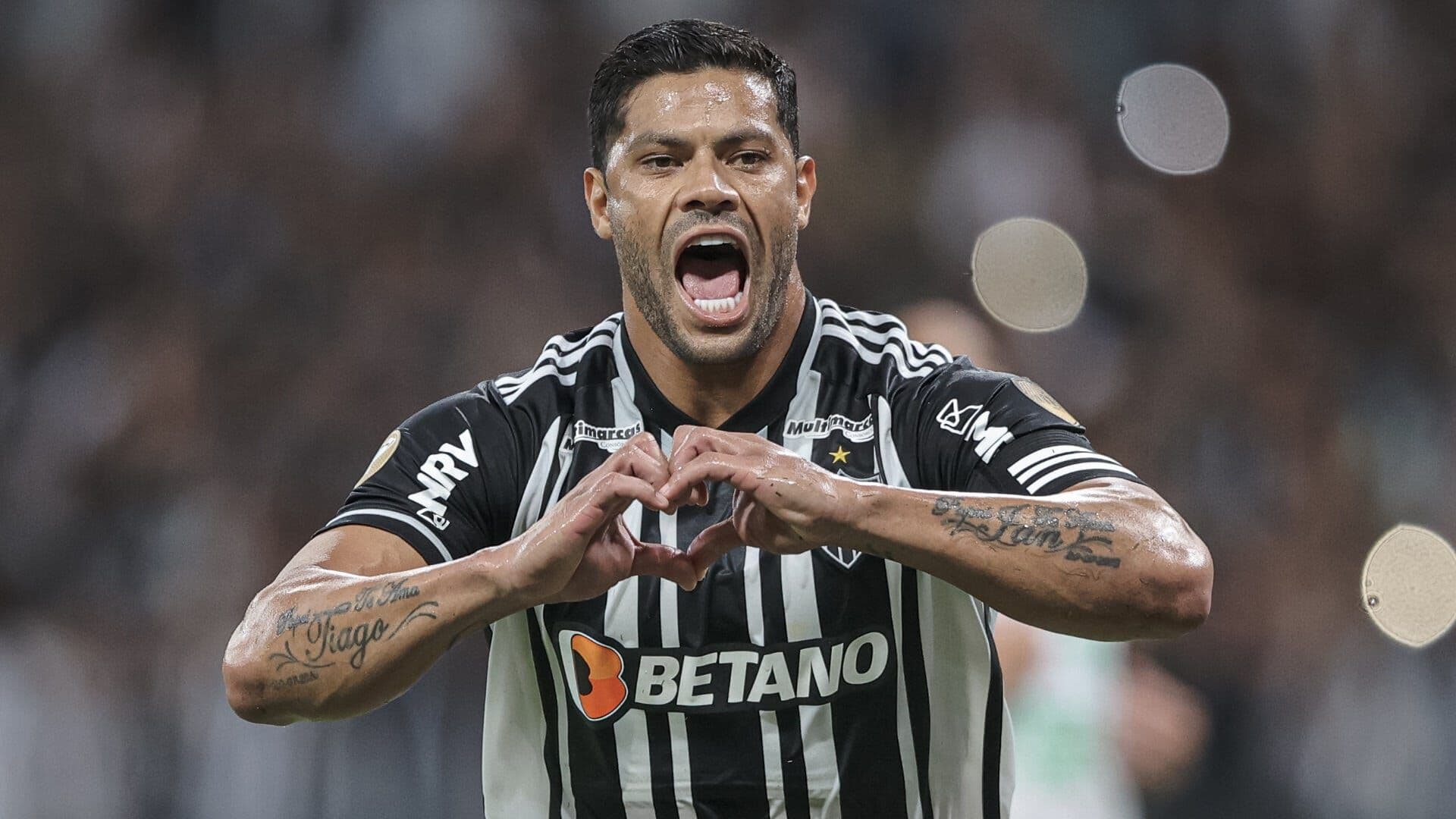 Hulk celebra vitória do Sousa sobre Cruzeiro e classificação do time paraibano na Copa do Brasil