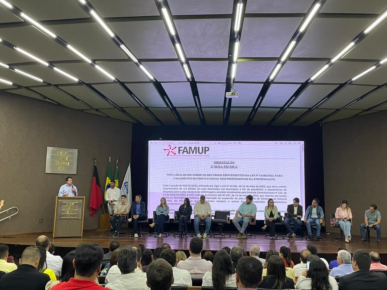 Prefeitos paraibanos decidem ir a Brasília reivindicar mais recursos para pagar o piso da enfermagem