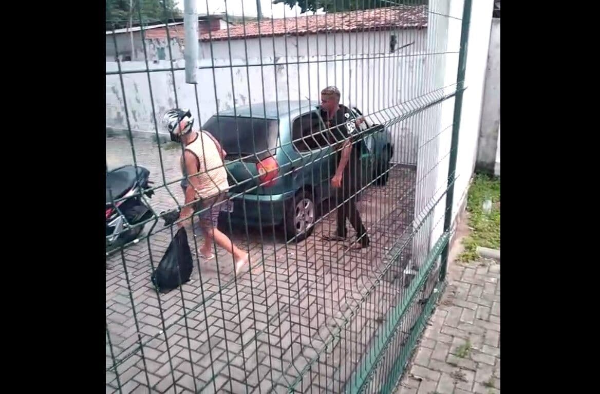 VÍDEO: acusado de roubo a joalheria é flagrado abandonando carro no bairro de Mangabeira
