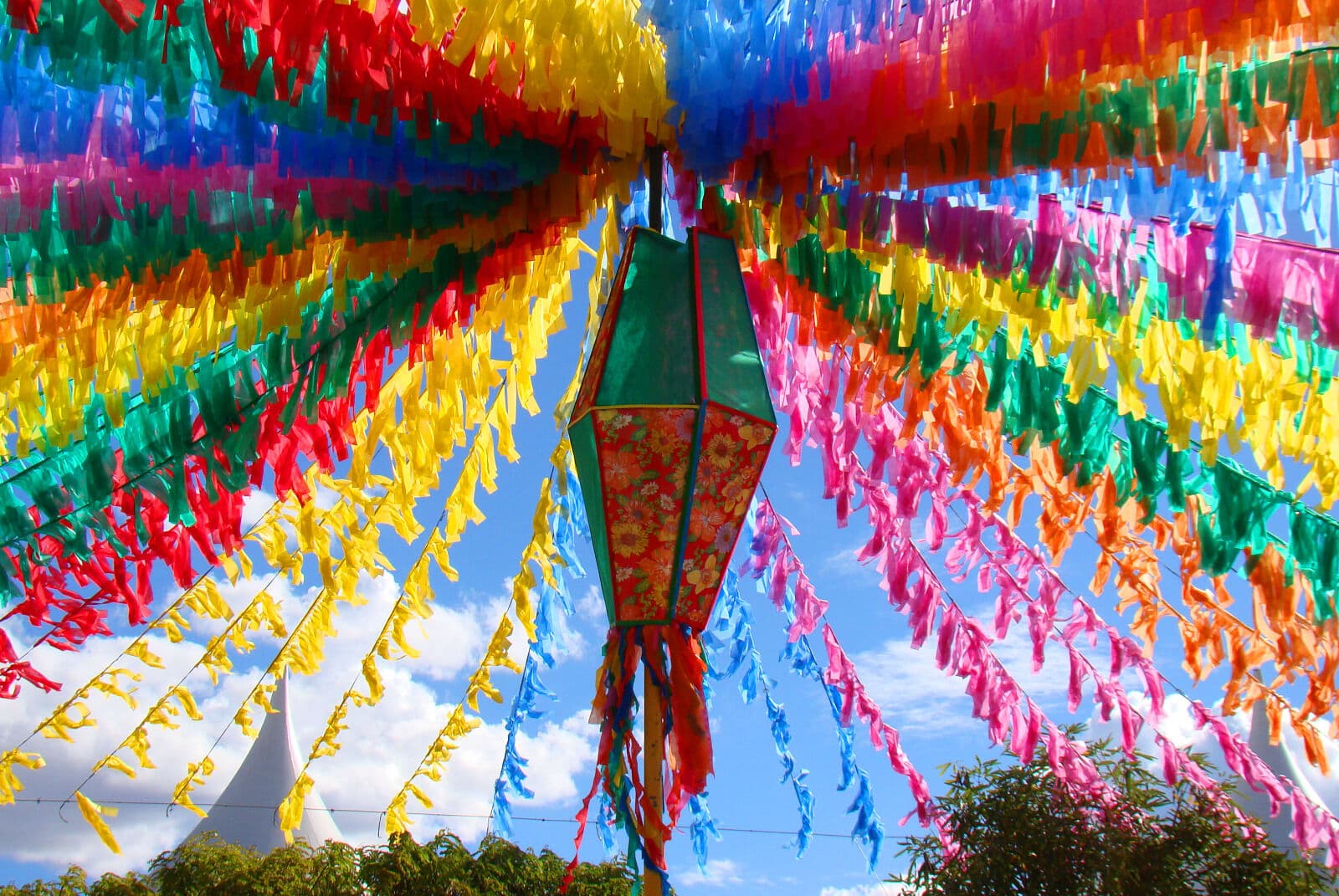 Prefeituras que vão pagar cachês milionários no São João entram na lista do decreto de calamidade pública na Paraíba