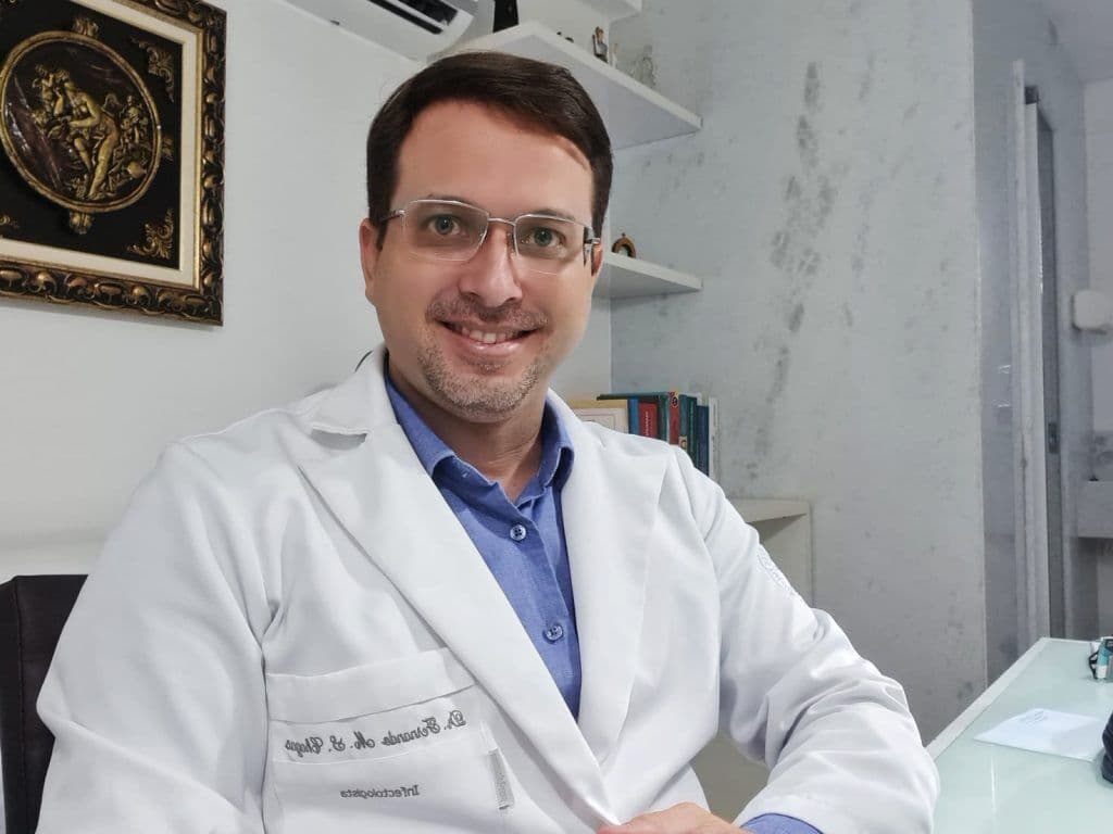 Médico infectologista alerta para cuidados com a Covid-19 mesmo após fim da pandemia; Paraíba tem mais de 10,5 mil mortes