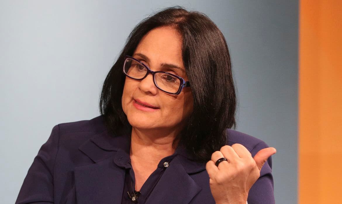 “Vou bater de porta em porta de João Pessoa pedindo voto para Marcelo Queiroga”, diz senadora Damares Alves