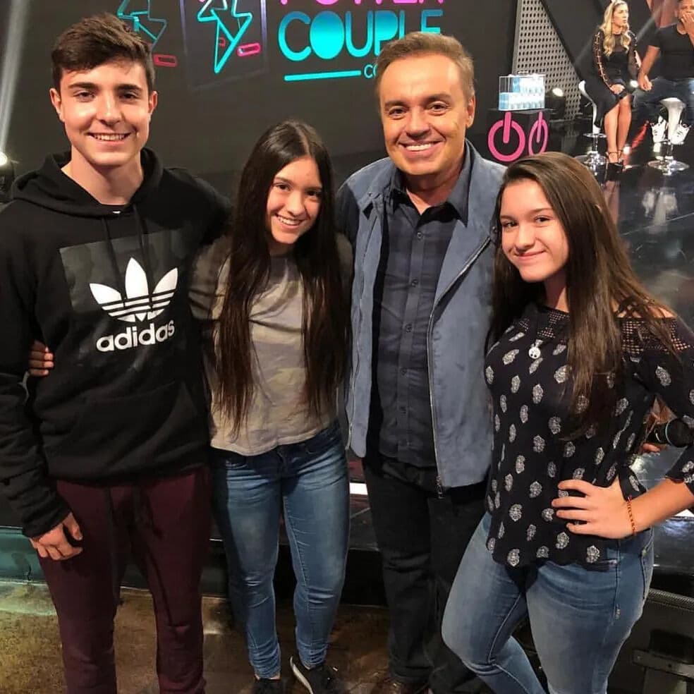 'Dormiam juntos?' Filha de Gugu Liberato responde advogado sobre relação dos pais