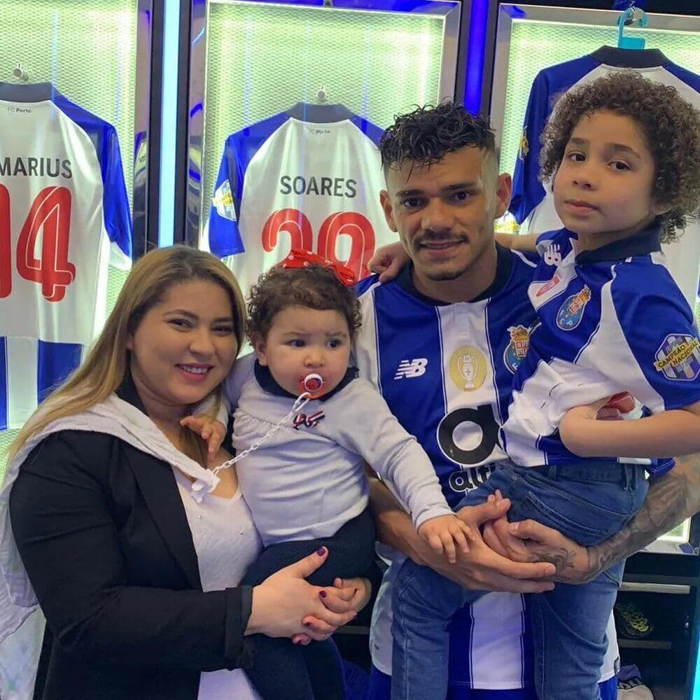 Artilheiro do Brasileirão, paraibano Tiquinho Soares, vira sensação do Botafogo e revela intimidade com a família