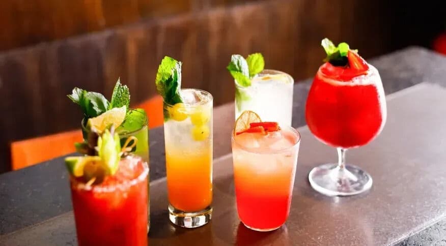 Homem morre após tentar beber todos os coquetéis do cardápio em hotel na Jamaica