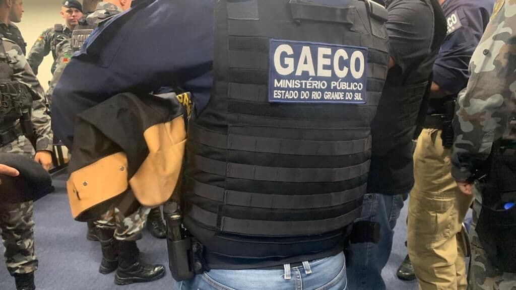 Operação do Gaeco investiga crimes contra idosos e cumpre mandado em escritório de advocacia da Paraíba