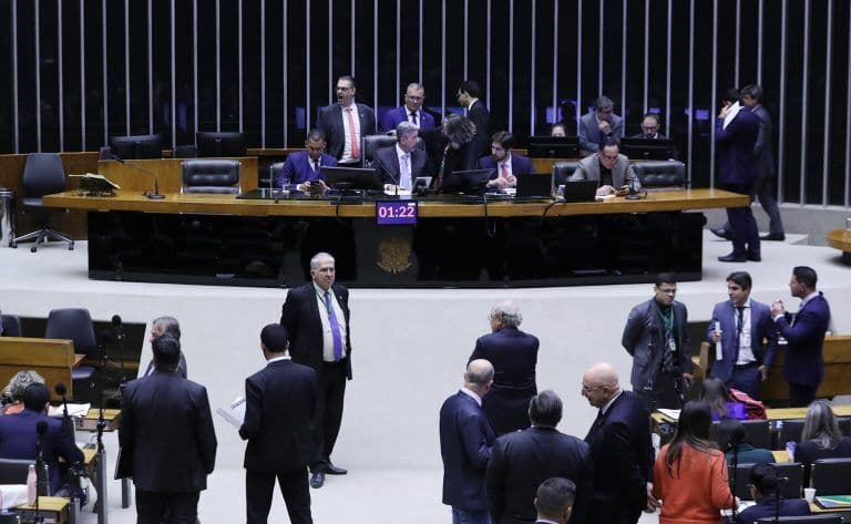 Câmara Federal retoma discussão da Reforma Tributária; votação está marcada para as 18 horas