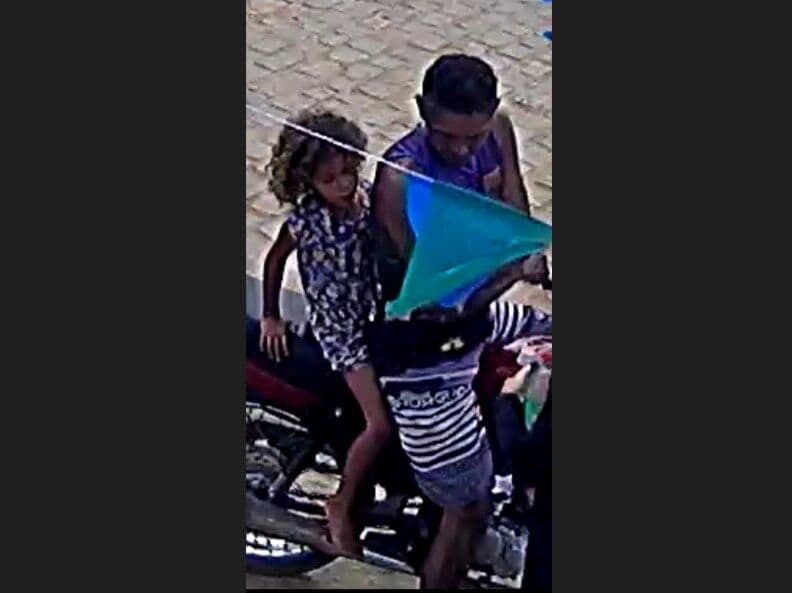 Delegado afirma que menina em garupa de moto não é Sophia e pai da criança que aparece na imagem está sofrendo ameaças