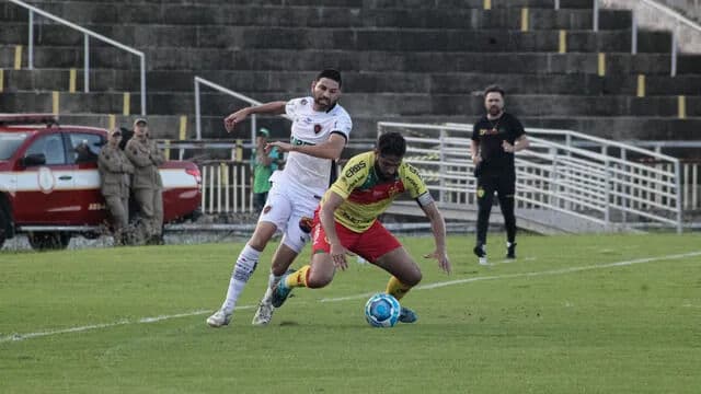 Botafogo-PB perde de 2x1 para o Brusque-SC, após 19 vitórias em casa