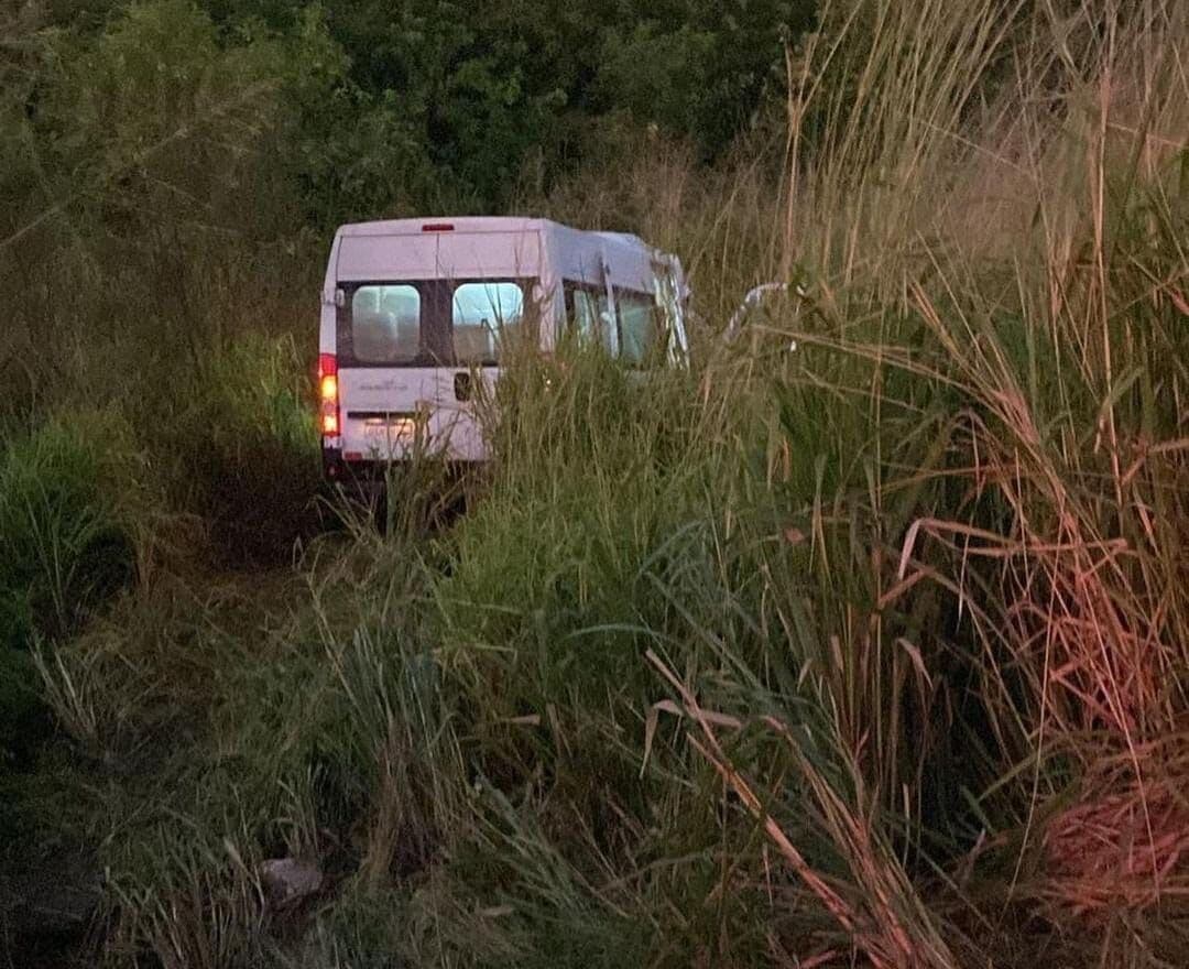 Acidente com van da prefeitura de Conceição deixa mais de 10 feridos, na BR-230