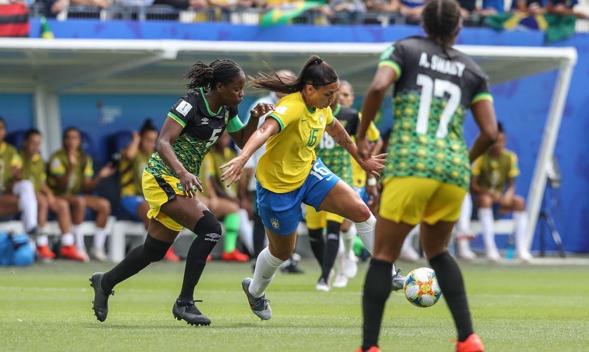 Brasil empata com a Jamaica, é eliminado e Marta dá adeus às Copas do Mundo