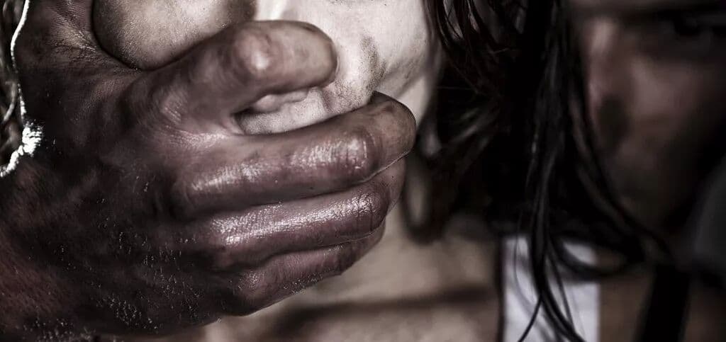 Idoso é acusado de estuprar e engravidar neta de 11 anos no Sertão da Paraíba