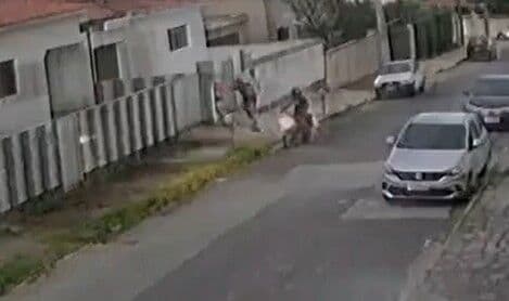 VÍDEO: bandido é atacado por cachorro ao invadir casa para assaltar família em João Pessoa
