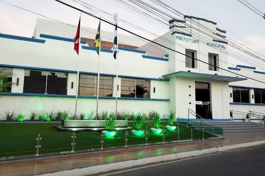 Prefeitura de Uiraúna quer gastar mais de R$ 1,2 milhão com combustíveis e peças de automóveis