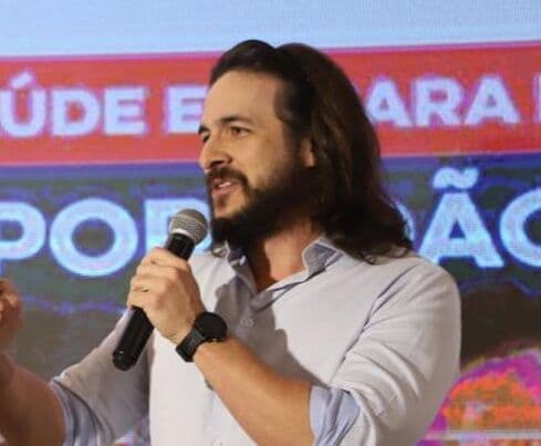 Corpo de Pedro Coutinho será sepultado às 15h no Cemitério Senhor da Boa Sentença