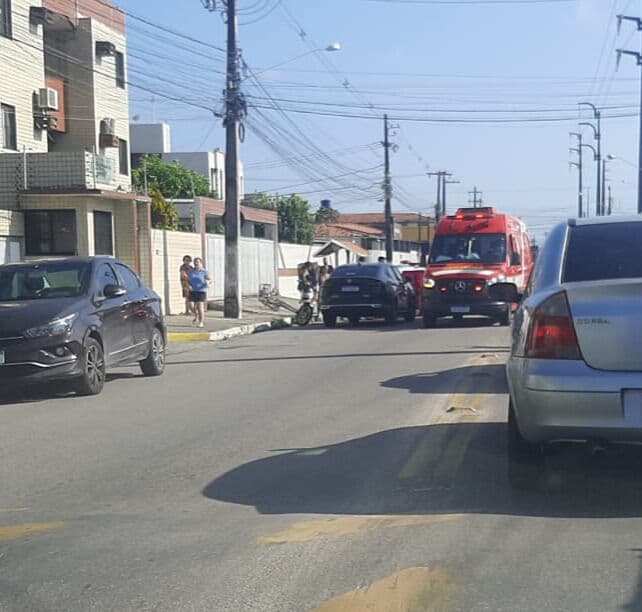 Acidente é registrado na principal do Geisel, em João Pessoa, e trânsito fica lento