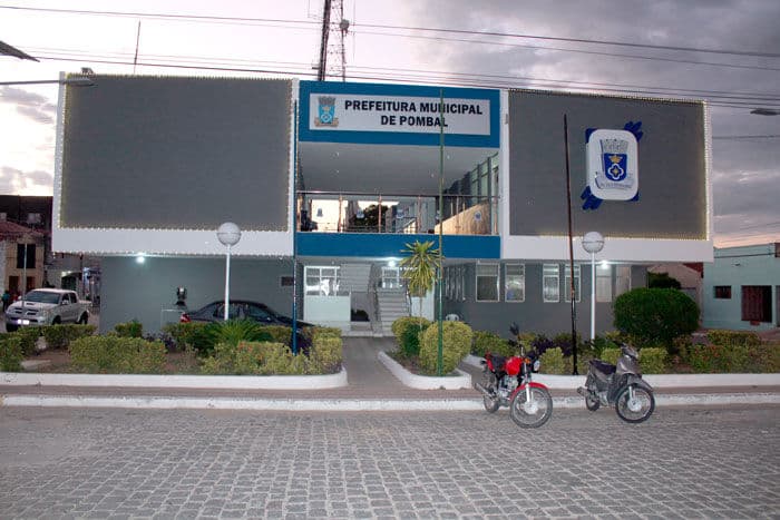 Prefeitura de Pombal deve gastar mais de R$ 1 milhão para comprar 355 postes