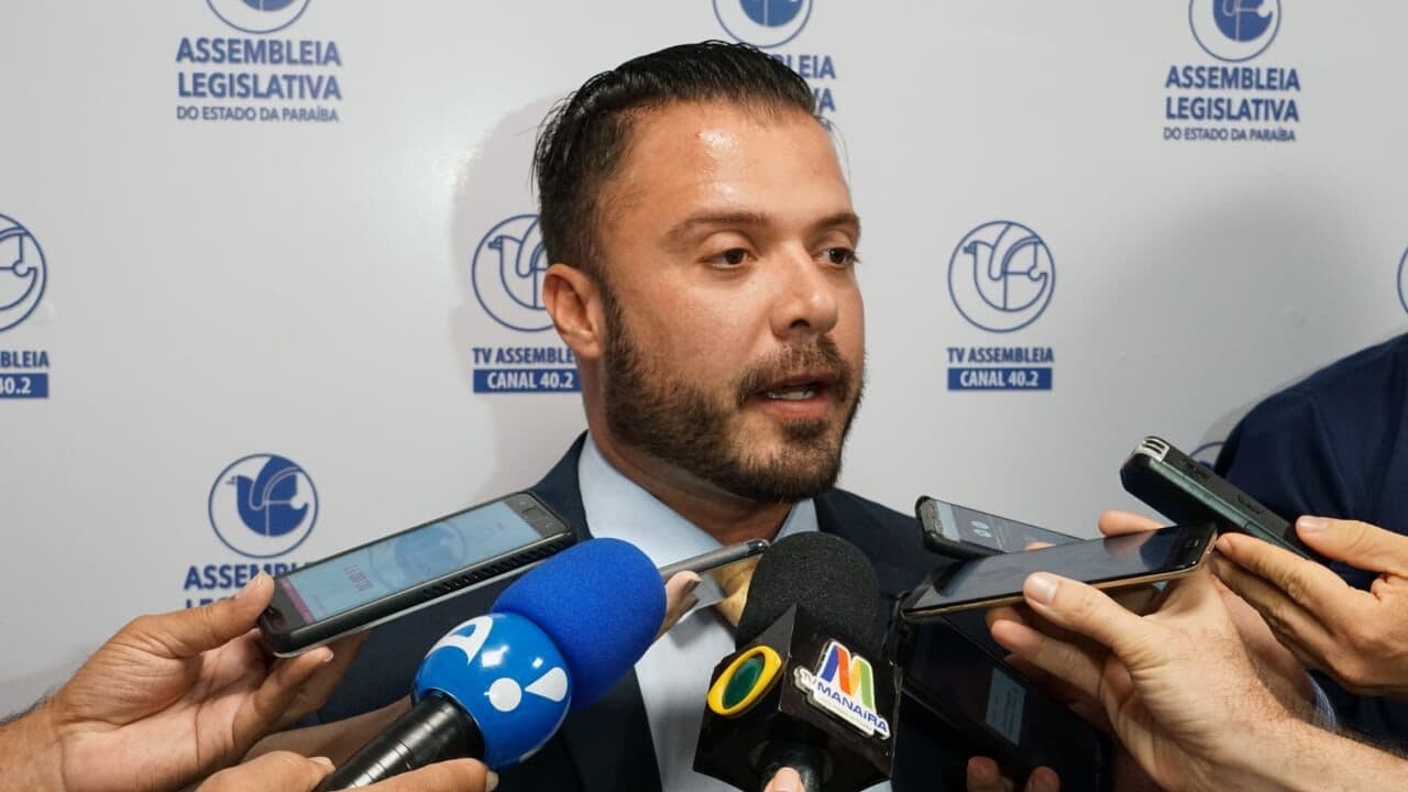 Deputado Caio Roberto pede licença e abre vaga para Cicinho Lima na Assembleia