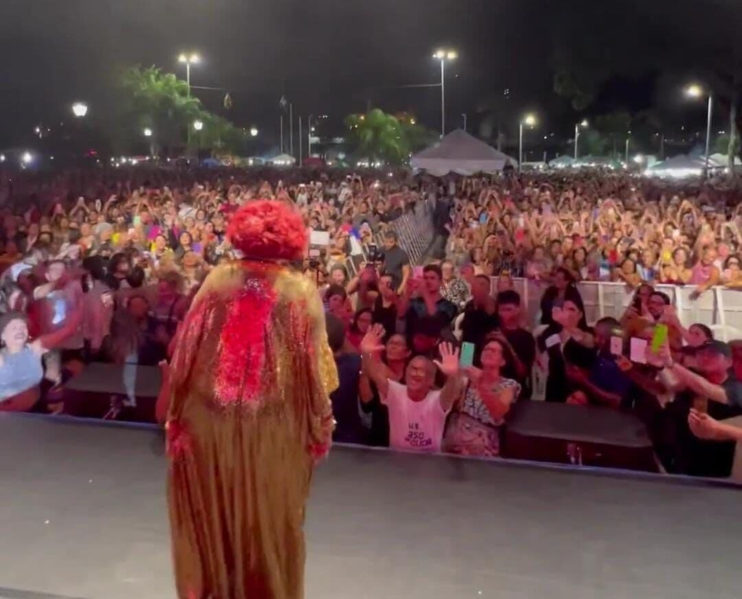 Show de Alcione reúne multidão no Parque da Lagoa, em João Pessoa