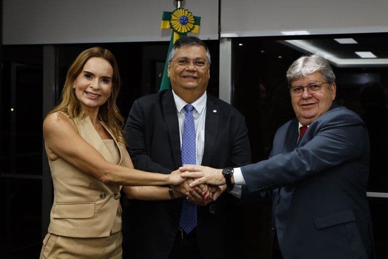 Em reunião com Flávio Dino, João Azevêdo assegura R$ 10 milhões em recursos para políticas públicas de segurança das mulheres