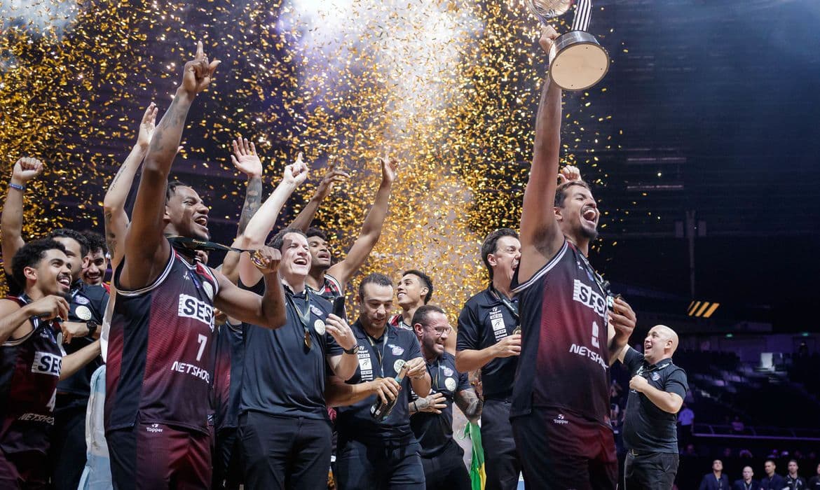 Equipe brasileira é campeã do intercontinental de basquete