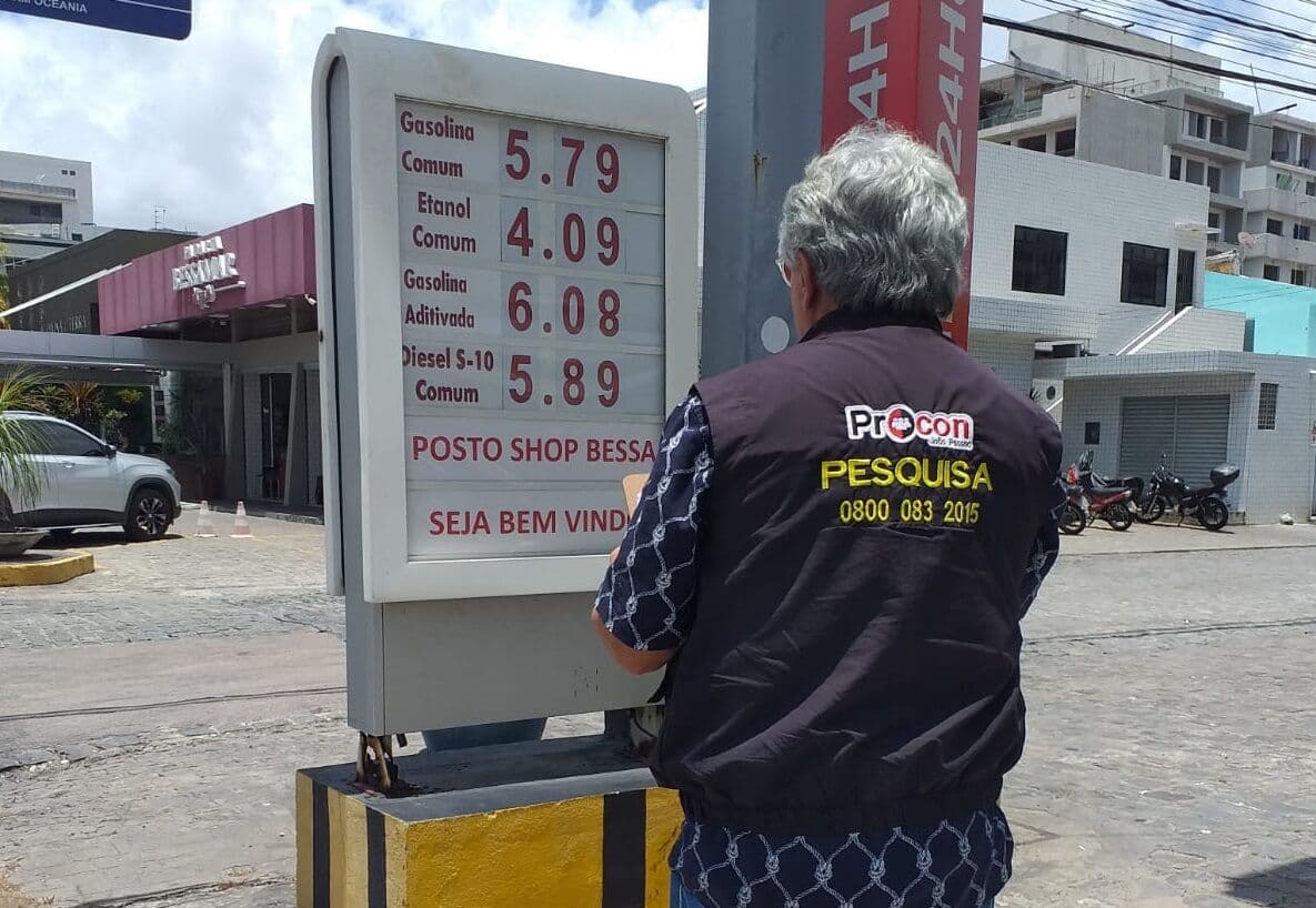 Litro da gasolina ultrapassa os R$ 6 em João Pessoa e variação de preço é de até 20 centavos