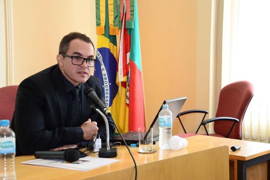 Octávio Paulo Neto alerta que organizações criminosas estão tomando espaços legítimos de movimentos sociais e defende investigação para prevenir corrupção