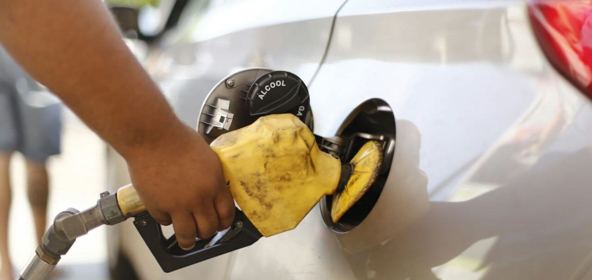 Petrobras anuncia redução no preço da gasolina a partir de quarta-feira