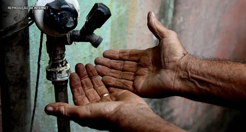 Contas de água e esgoto devem sofrer reajuste após Cagepa convocar audiência para debater o tema