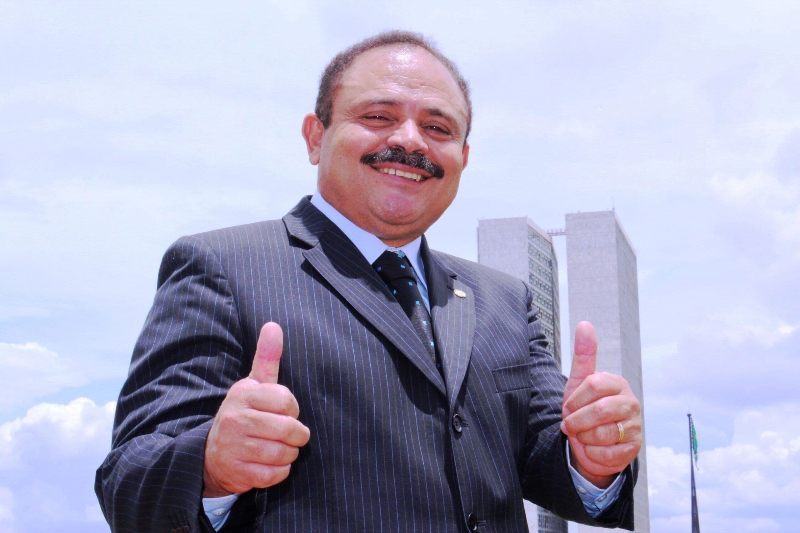 Waldir Maranhão marca para quinta-feira eleição do novo presidente da Câmara