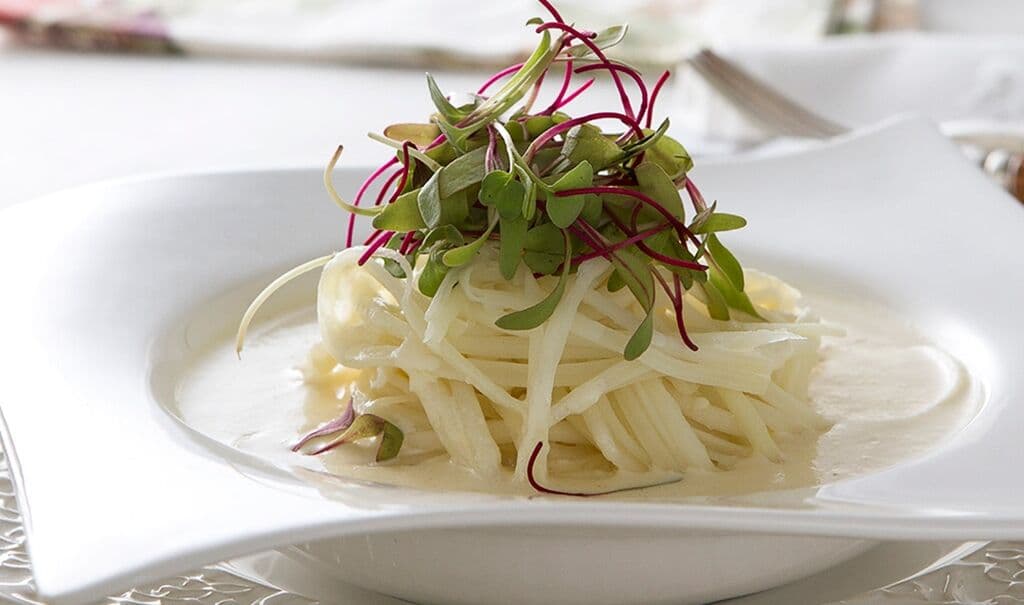 Espaguete de pupunha ao molho de queijo