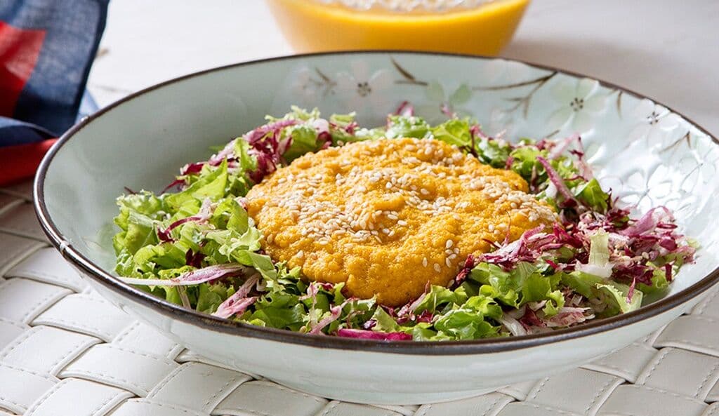 Salada com molho oriental