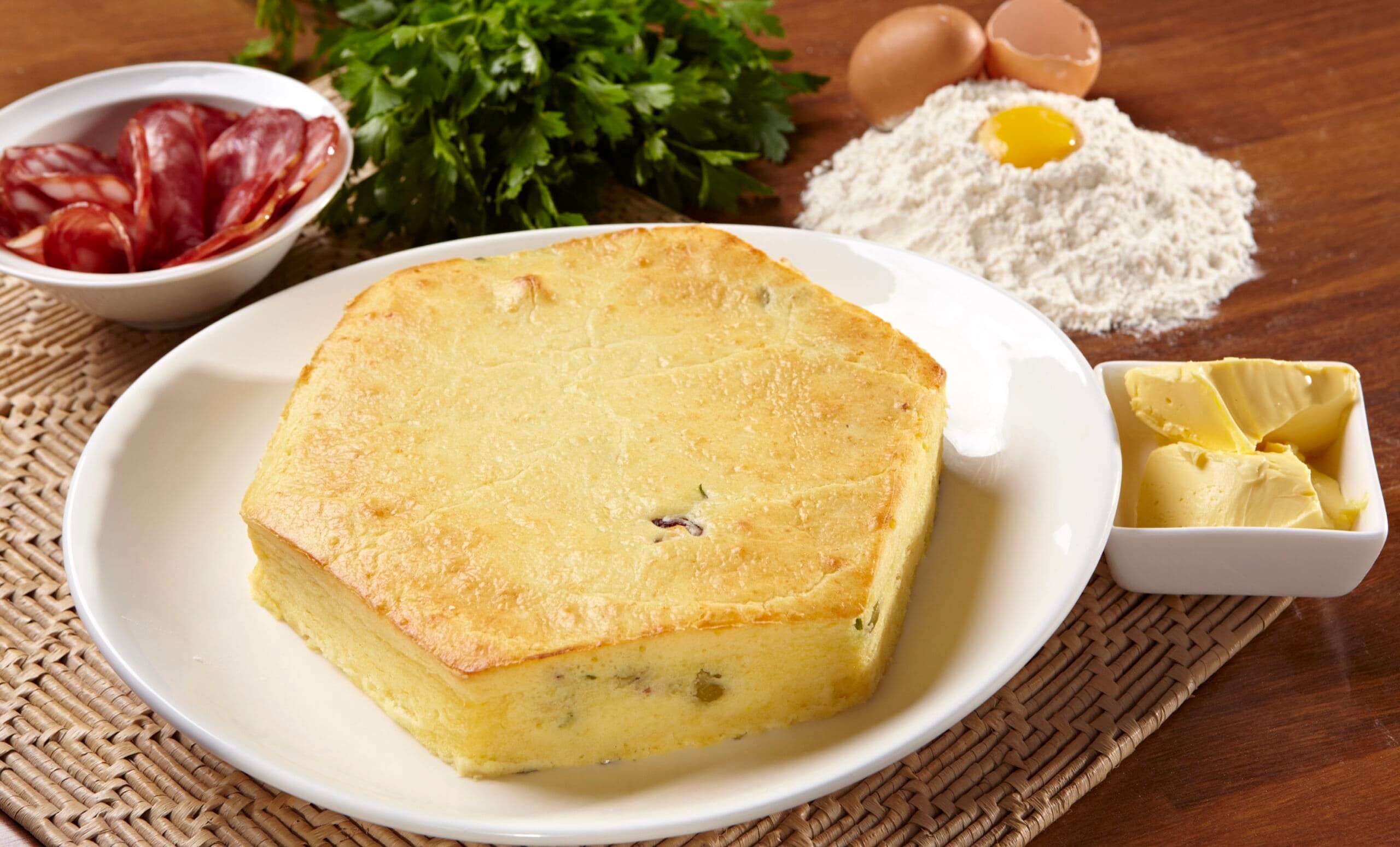 Aprenda a fazer Torta de Salame para deixar as tardes mais deliciosas