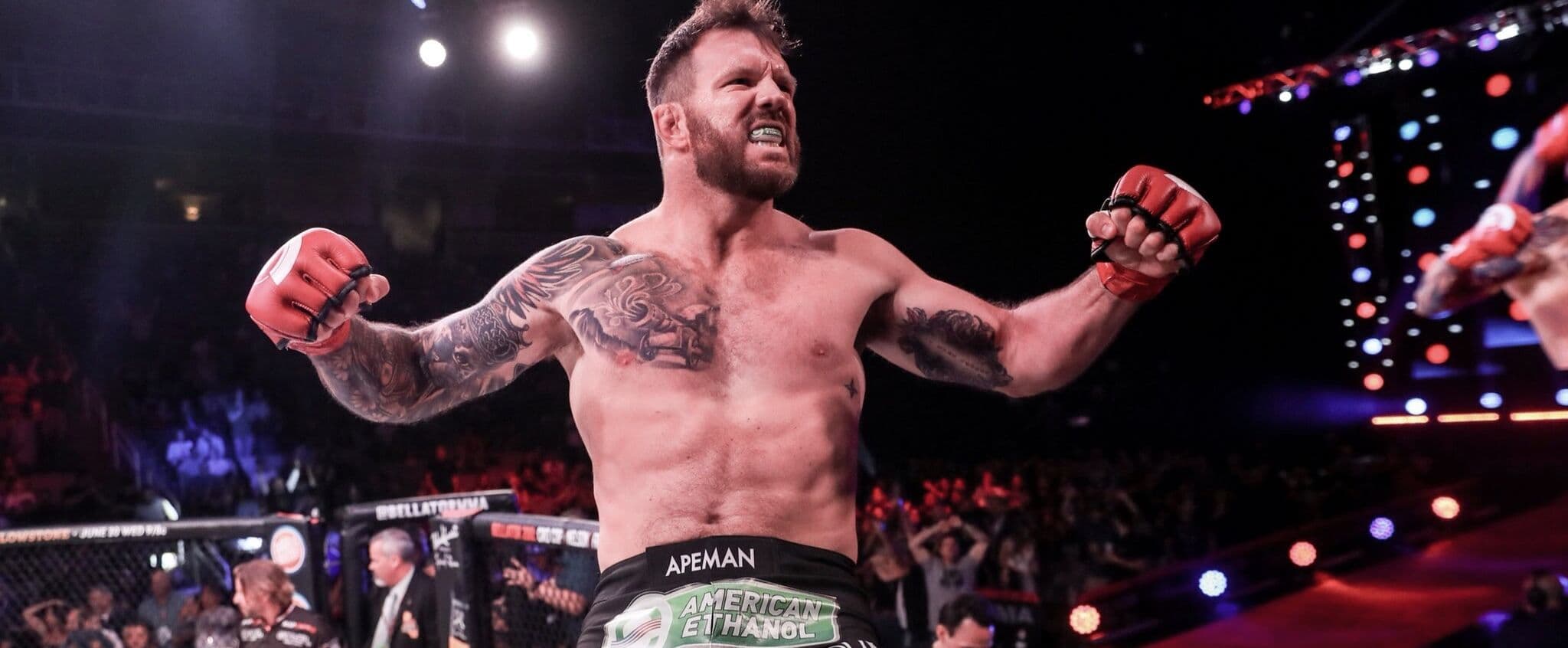 Com apenas um golpe, Bader nocauteia Fedor e conquista título do GP dos Pesados do Bellator