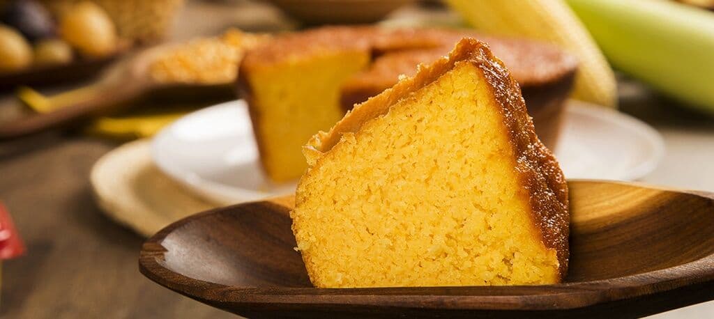 Bolo de Milho low carb com coco: uma ótima opção fit para deixar sua Festa Junina mais gostosa