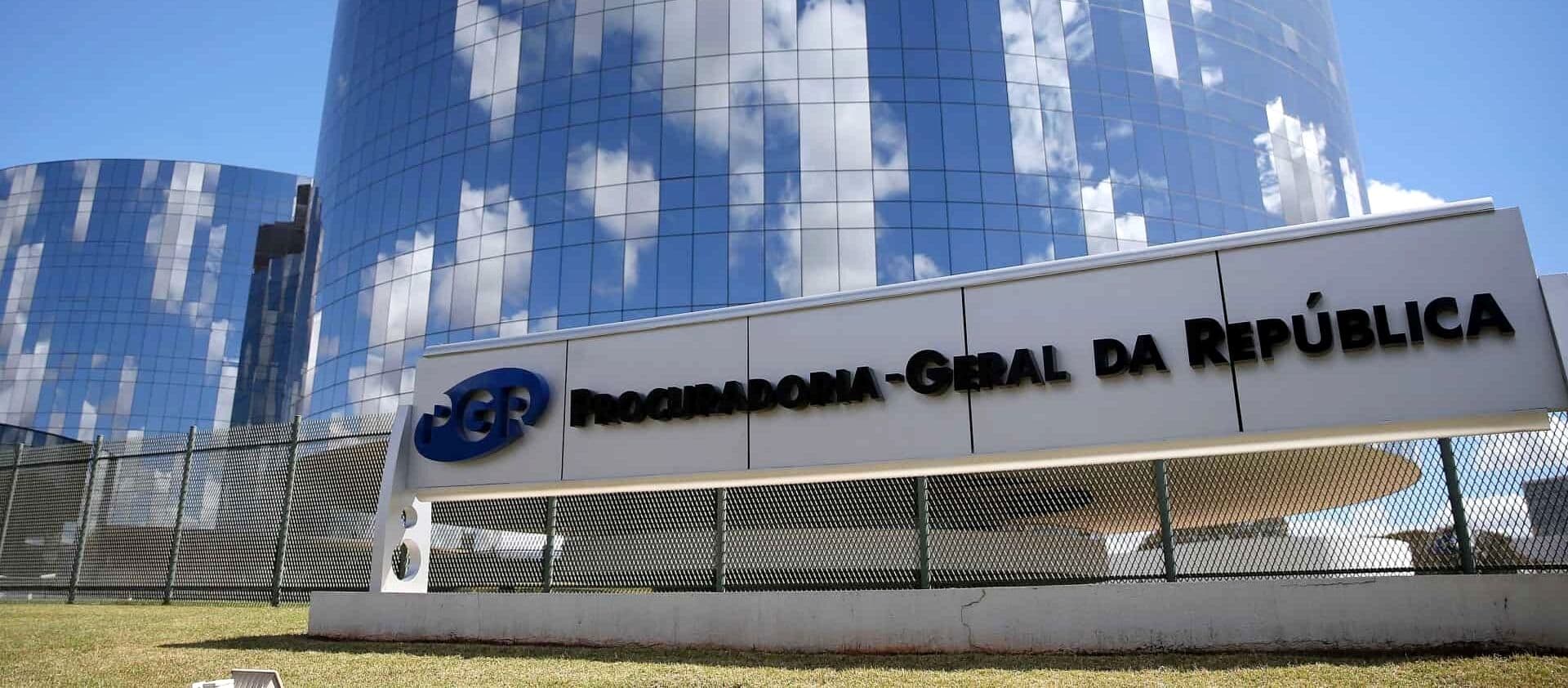 PGR defende férias de 60 dias para procuradores e ameaça Congresso